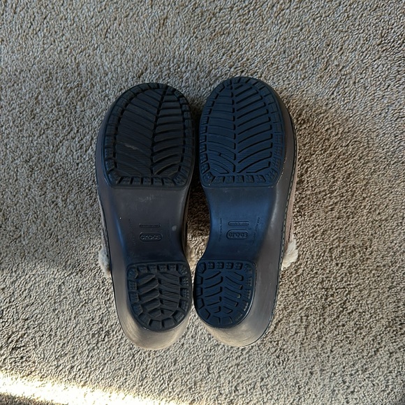 Crocs fleece clogs, size 10 - Picture 7 of 7